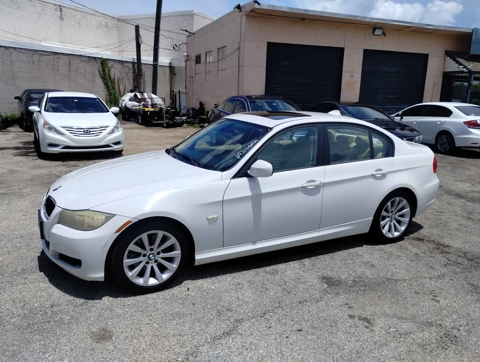 2011 BMW E90 3 Series Sedan - Image 3 of 19