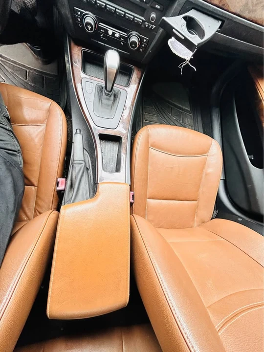 2011 BMW E90 3 Series Sedan - Image 12 of 18