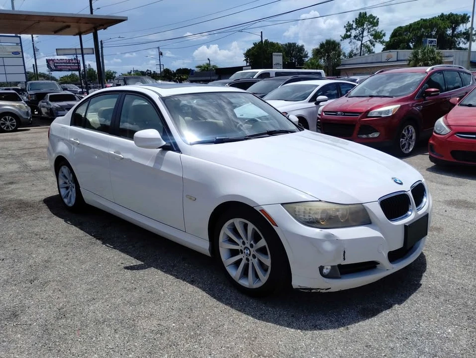 2011 BMW E90 3 Series Sedan - Image 9 of 19