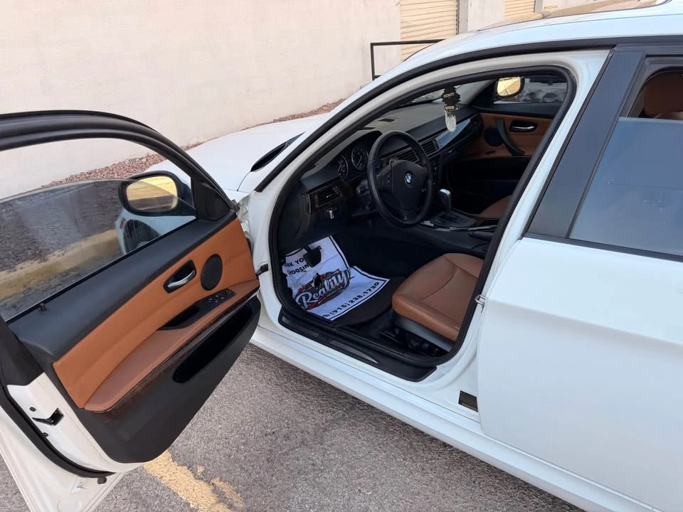 2011 BMW E90 3 Series Sedan - Image 2 of 5