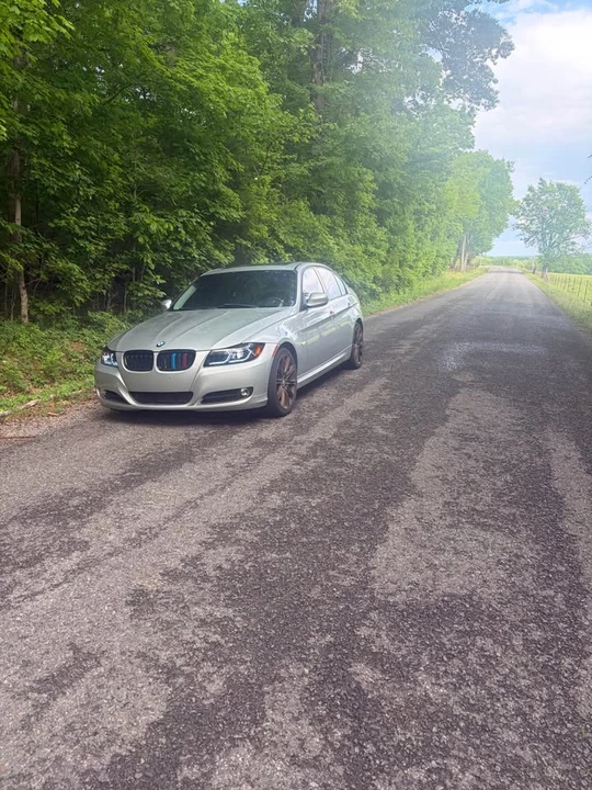 2011 BMW E90 3 Series Sedan - Image 6 of 9