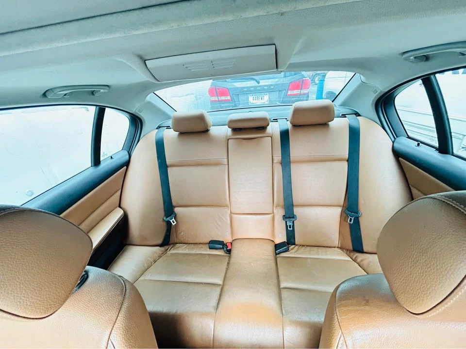 2011 BMW E90 3 Series Sedan - Image 16 of 18