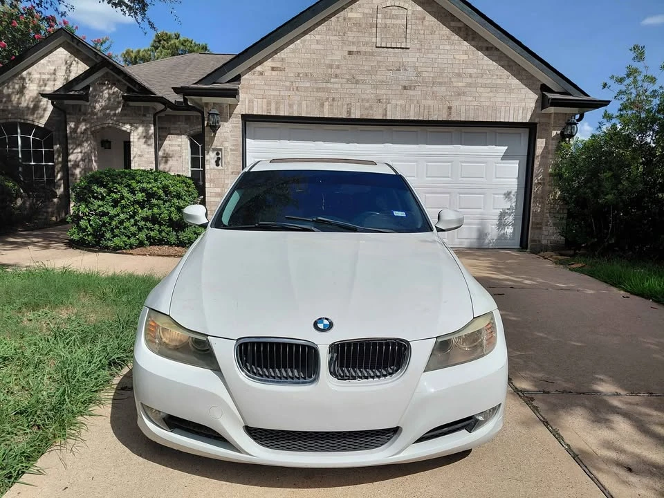 2011 BMW E90 3 Series Sedan - Image 8 of 14
