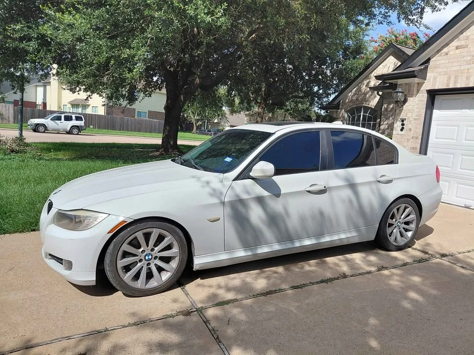 2011 BMW E90 3 Series Sedan - Image 9 of 14