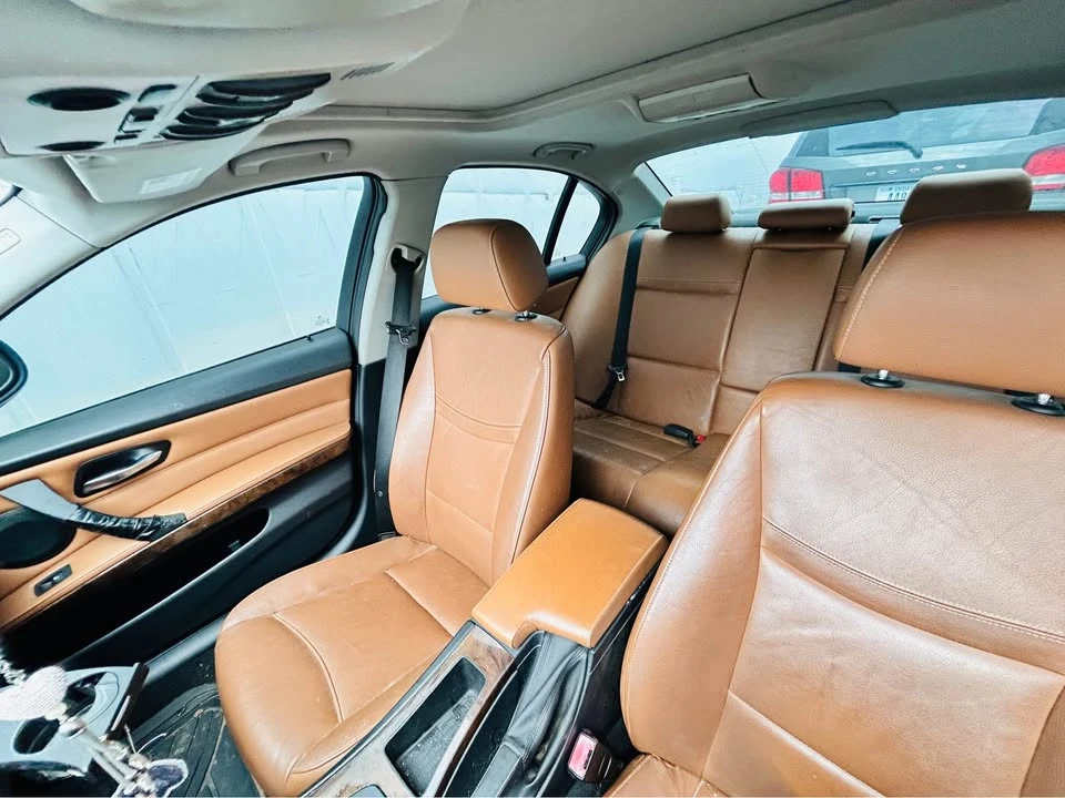 2011 BMW E90 3 Series Sedan - Image 15 of 18