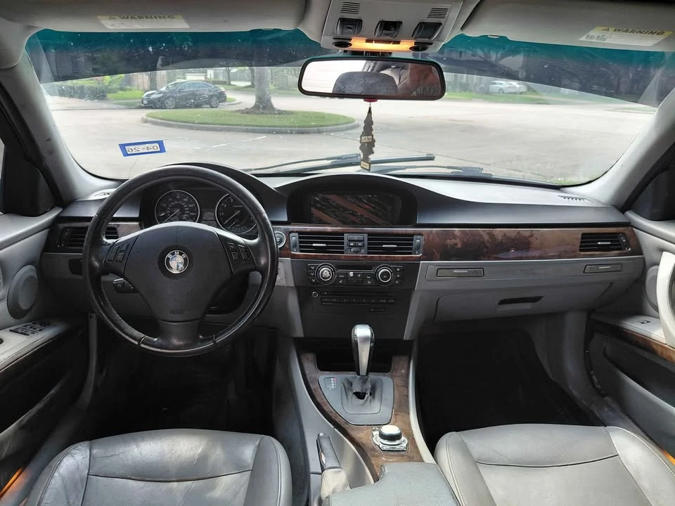 2011 BMW E90 3 Series Sedan - Image 4 of 14