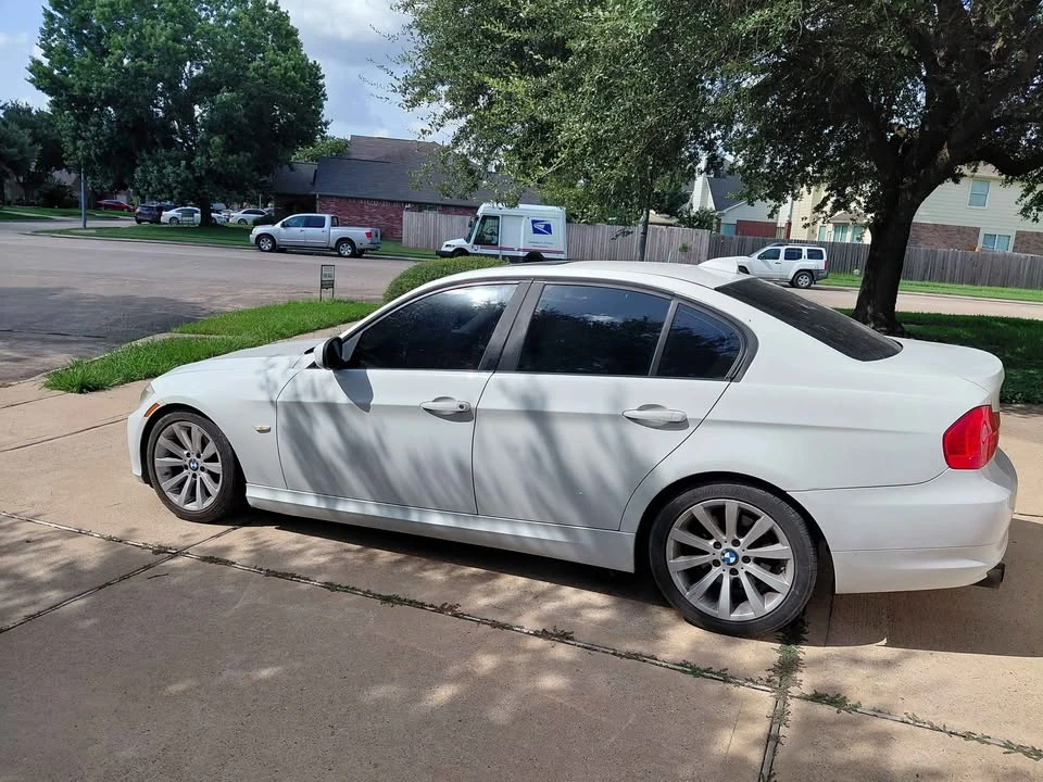 2011 BMW E90 3 Series Sedan - Image 10 of 14
