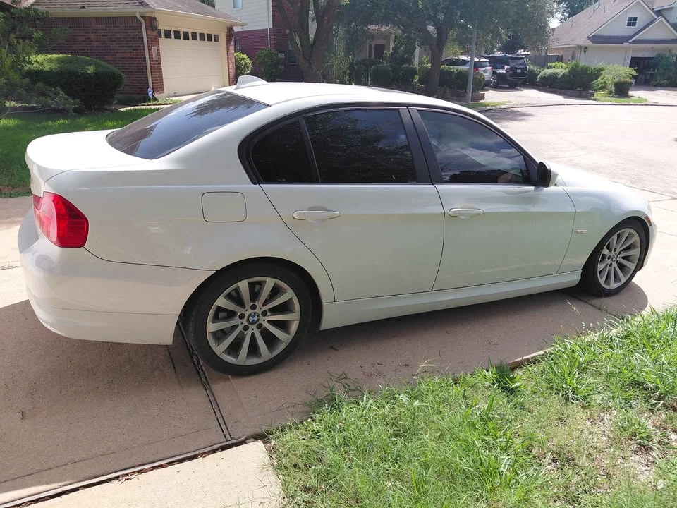2011 BMW E90 3 Series Sedan - Image 11 of 14