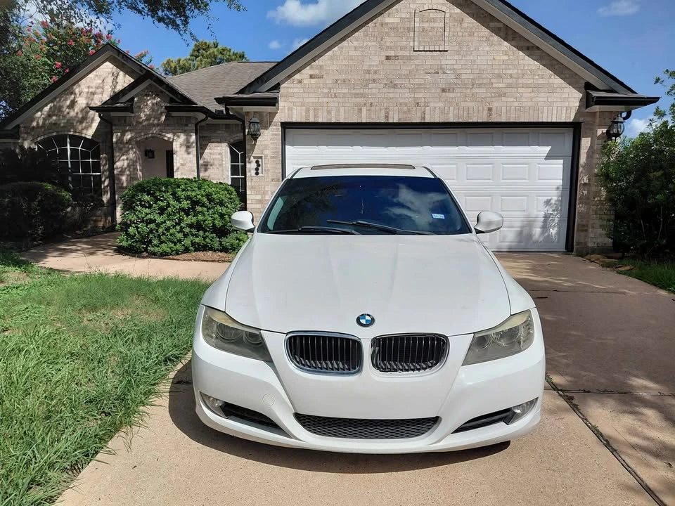 2011 BMW E90 3 Series Sedan - Image 2 of 14