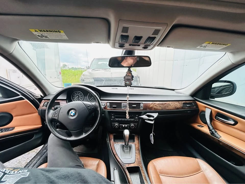 2011 BMW E90 3 Series Sedan - Image 14 of 18