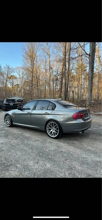 2011 BMW E90 3 Series Sedan - Image 5 of 9