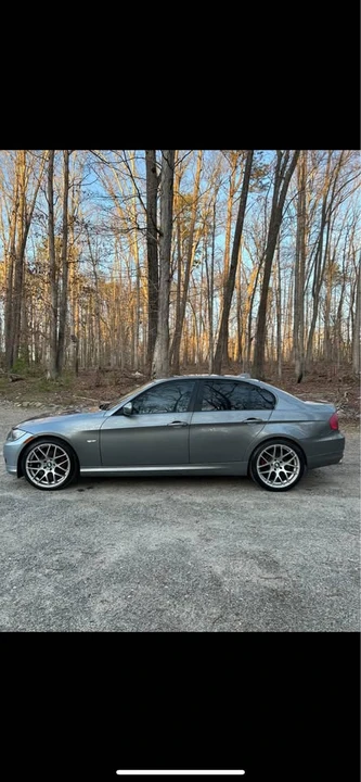 2011 BMW E90 3 Series Sedan - Image 4 of 9