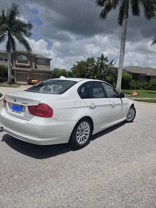 2011 BMW E90 3 Series Sedan - Image 3 of 8
