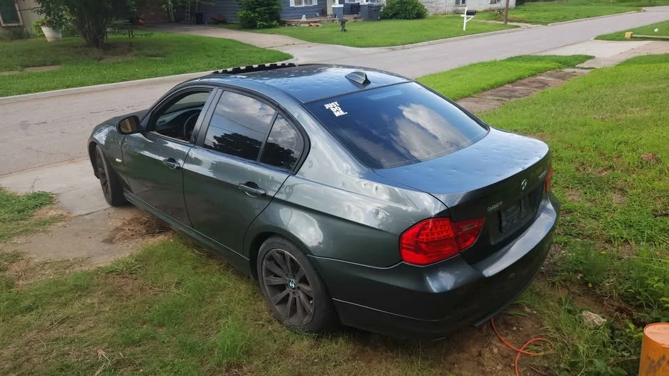 2011 BMW E90 3 Series Sedan - Image 4 of 5
