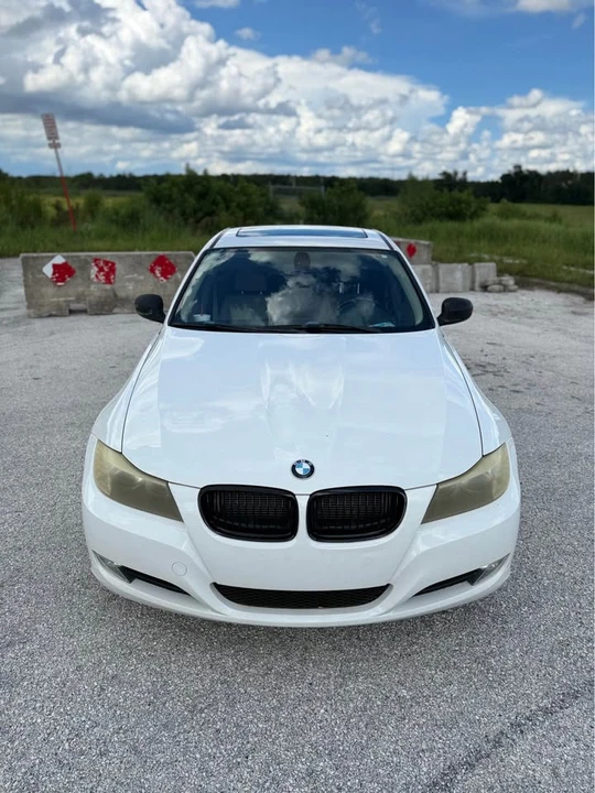 2011 BMW E90 3 Series Sedan - Image 7 of 9