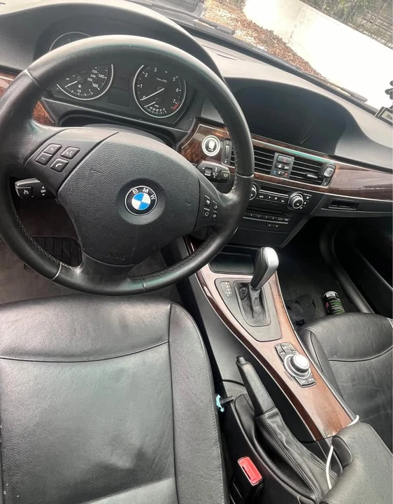 2011 BMW E90 3 Series Sedan - Image 11 of 12