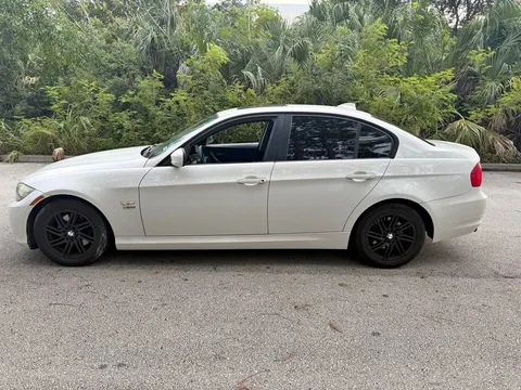 2011 BMW 3 Series 328i Sedan 4D