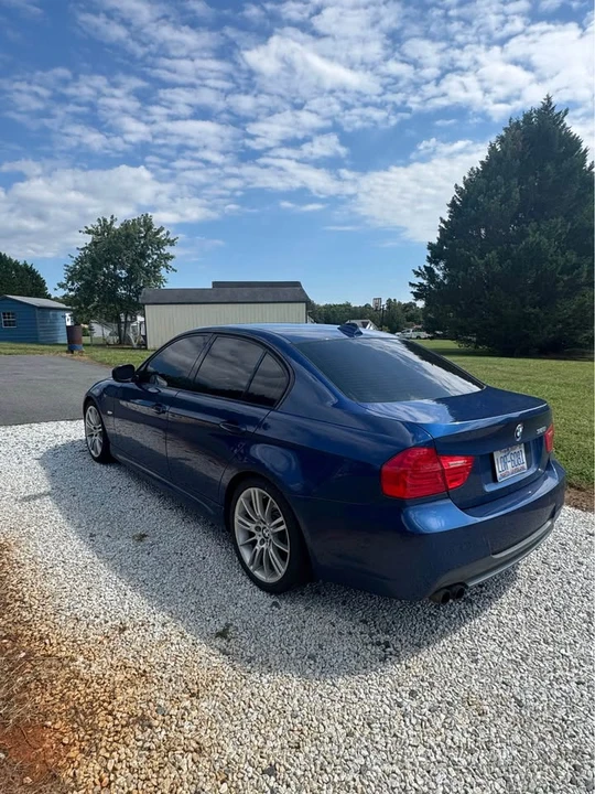 2011 BMW E90 3 Series Sedan - Image 2 of 10