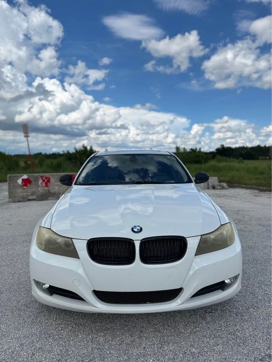 2011 BMW E90 3 Series Sedan - Image 8 of 9