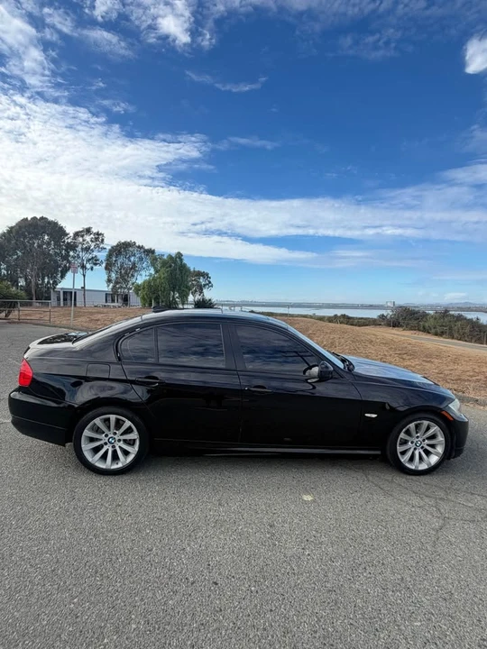 2011 BMW E90 3 Series Sedan - Image 8 of 12