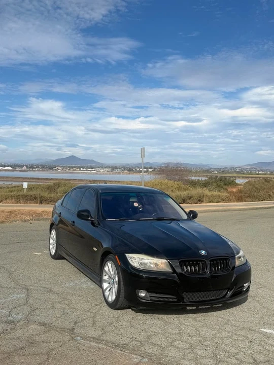 2011 BMW E90 3 Series Sedan - Image 3 of 12