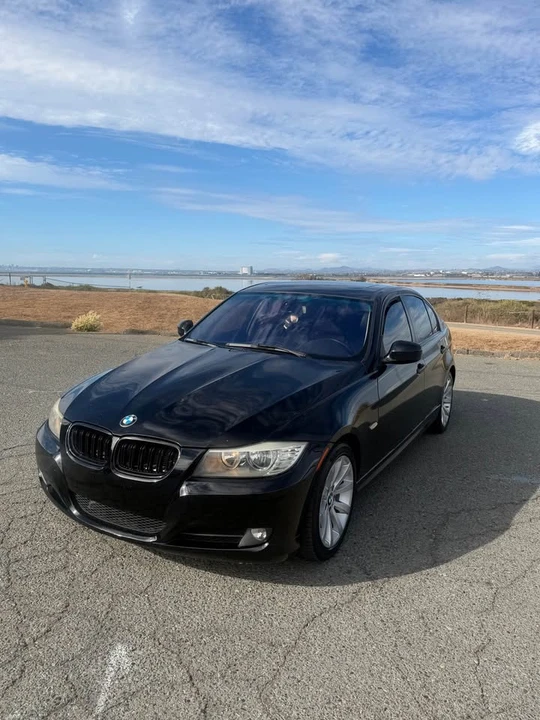 2011 BMW E90 3 Series Sedan - Image 2 of 12
