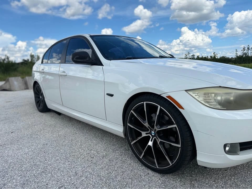 2011 BMW E90 3 Series Sedan - Image 4 of 9