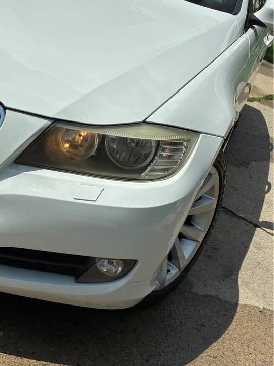 2011 BMW E90 3 Series Sedan - Image 2 of 7