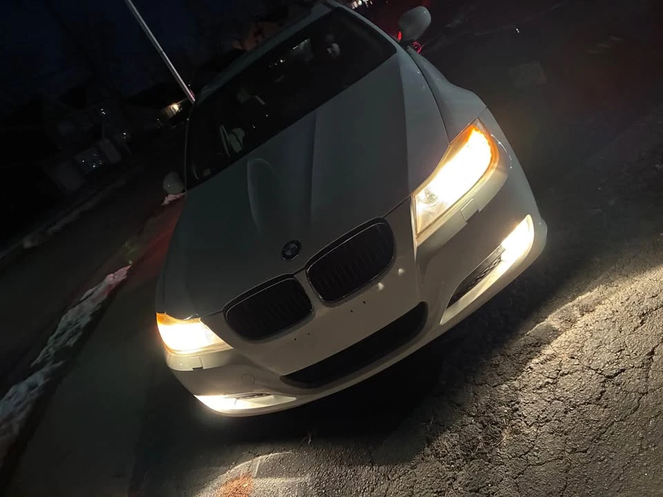 2011 BMW E90 3 Series Sedan - Image 6 of 7