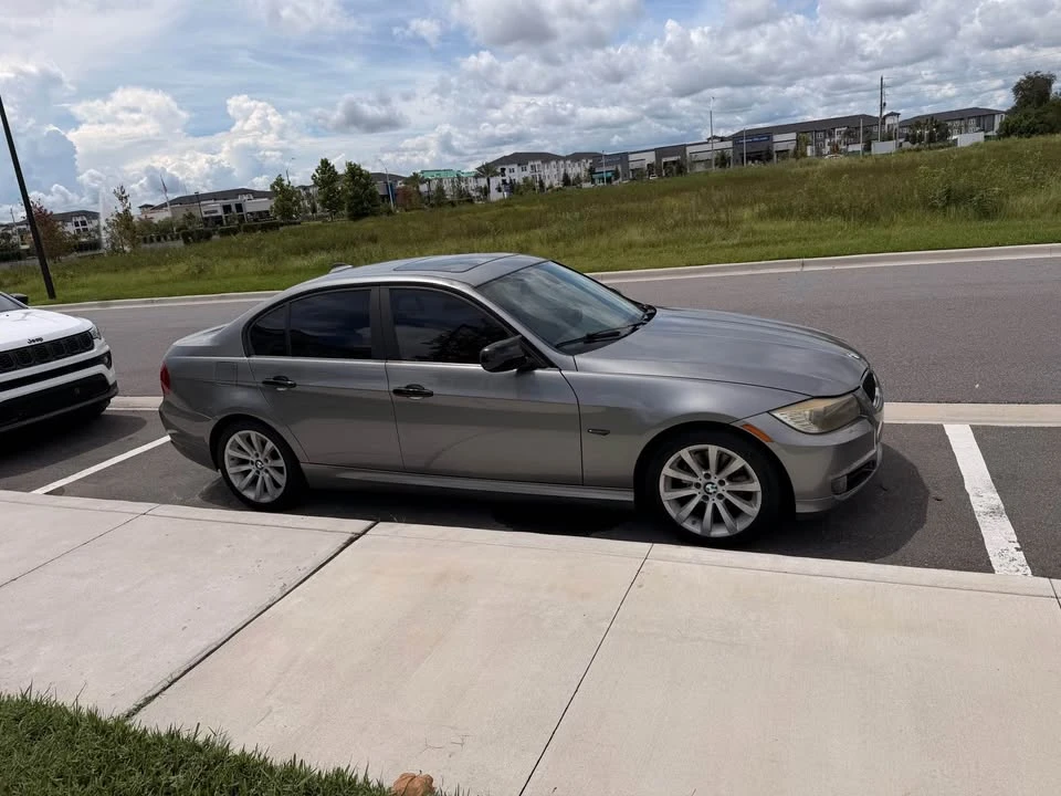 2011 BMW E90 3 Series Sedan - Image 4 of 12