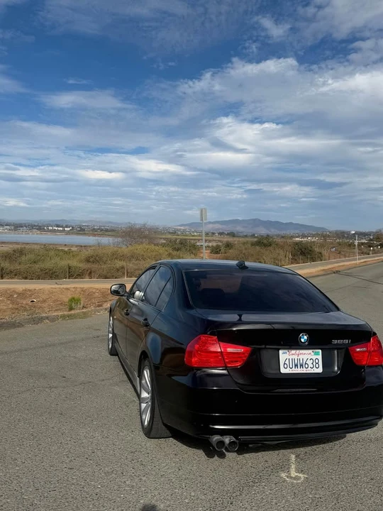 2011 BMW E90 3 Series Sedan - Image 5 of 12