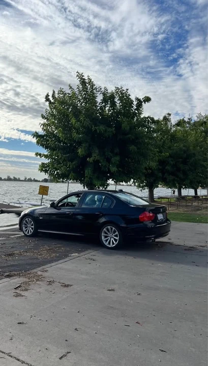 2011 BMW E90 3 Series Sedan - Image 3 of 5