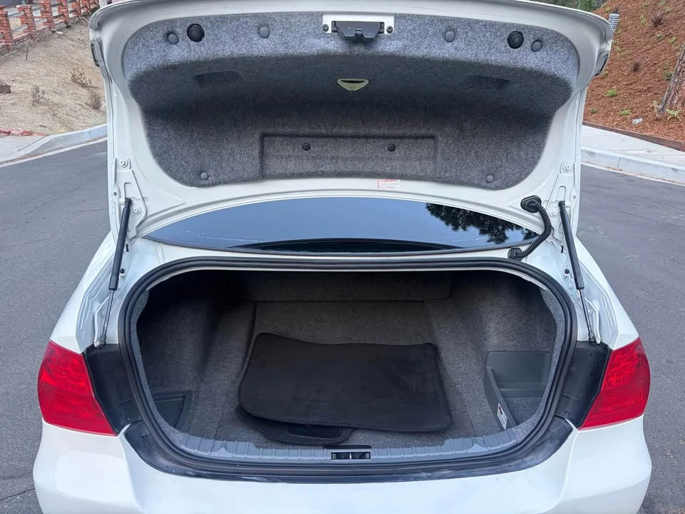 2011 BMW E90 3 Series Sedan - Image 9 of 13