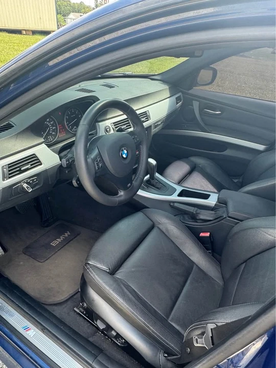 2011 BMW E90 3 Series Sedan - Image 7 of 10