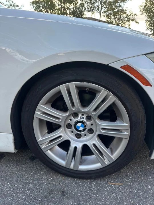 2011 BMW E90 3 Series Sedan - Image 13 of 20