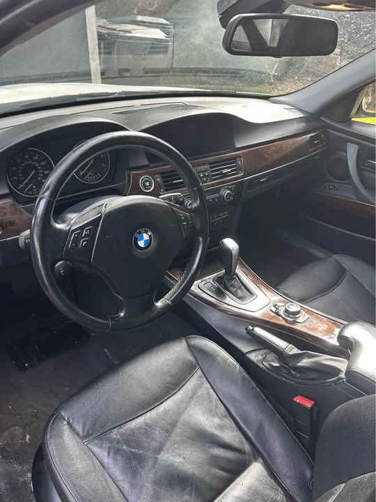 2011 BMW E90 3 Series Sedan - Image 7 of 7