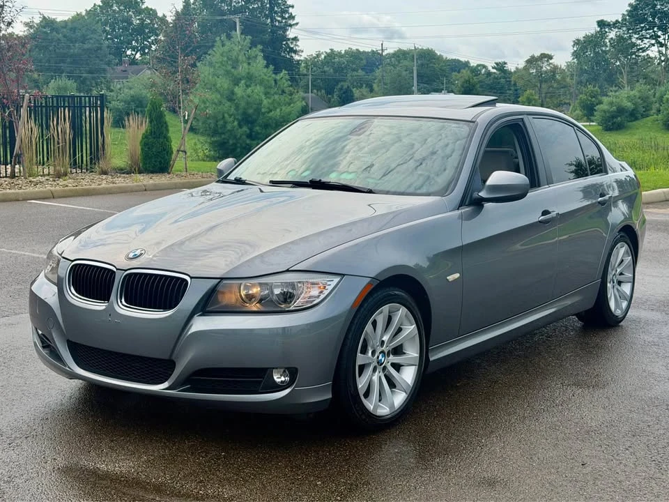 2011 BMW E90 3 Series Sedan - Image 3 of 19