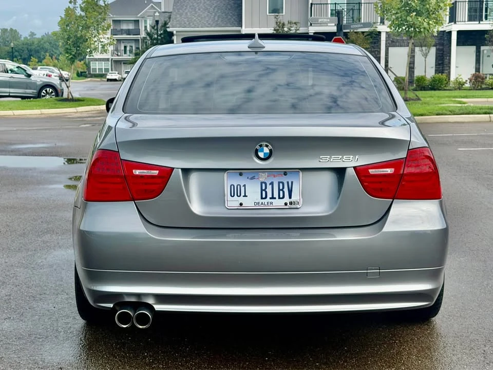 2011 BMW E90 3 Series Sedan - Image 7 of 19