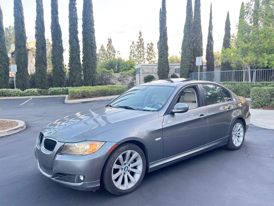 2011 BMW E90 3 Series Sedan - Image 5 of 6