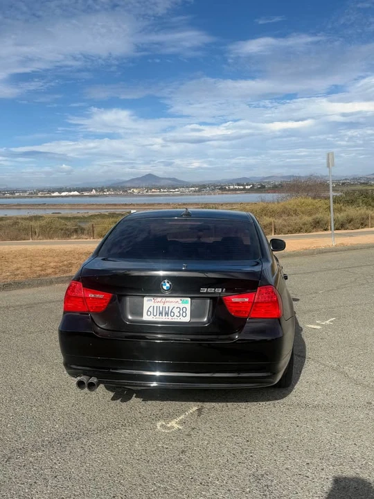 2011 BMW E90 3 Series Sedan - Image 4 of 12