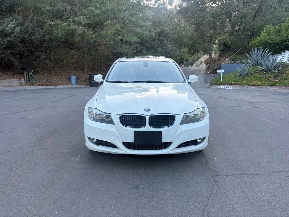 2011 BMW E90 3 Series Sedan - Image 6 of 13