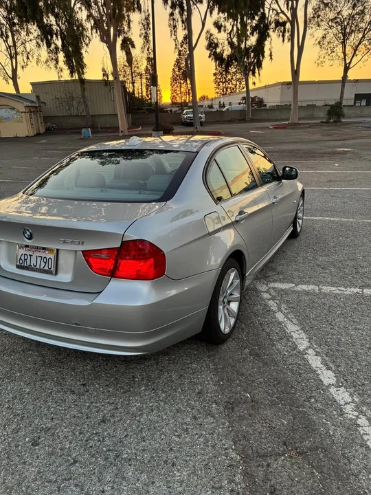2011 BMW E90 3 Series Sedan - Image 4 of 9