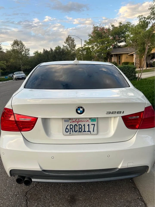 2011 BMW E90 3 Series Sedan - Image 5 of 20