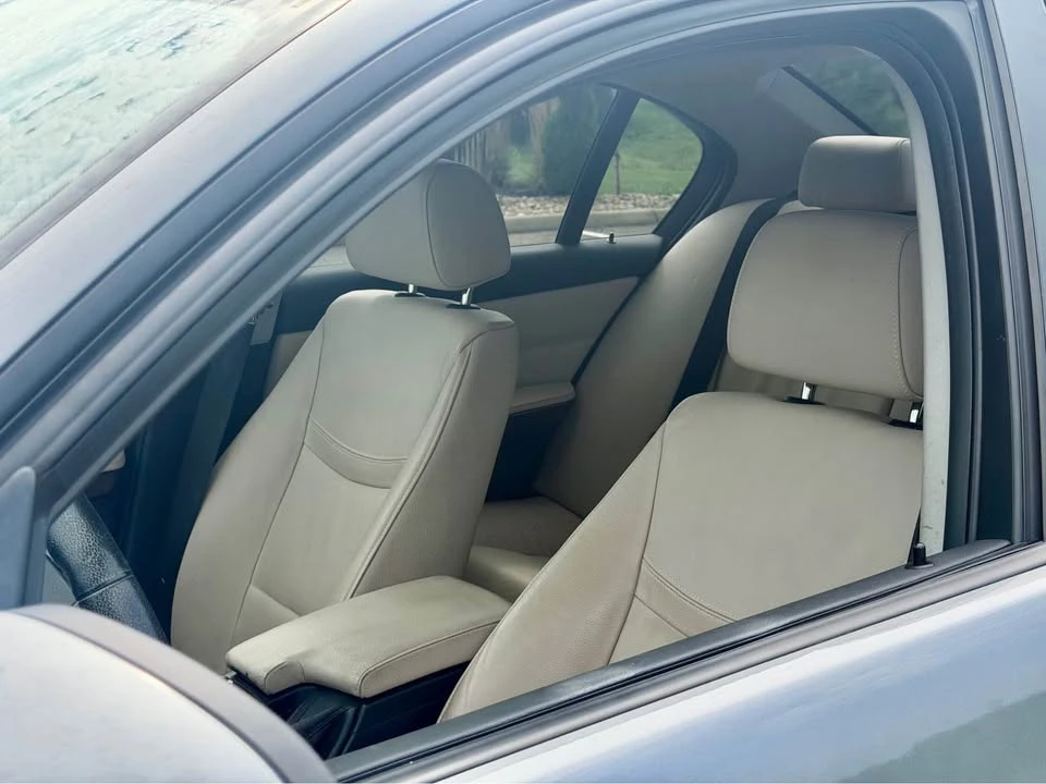 2011 BMW E90 3 Series Sedan - Image 14 of 19