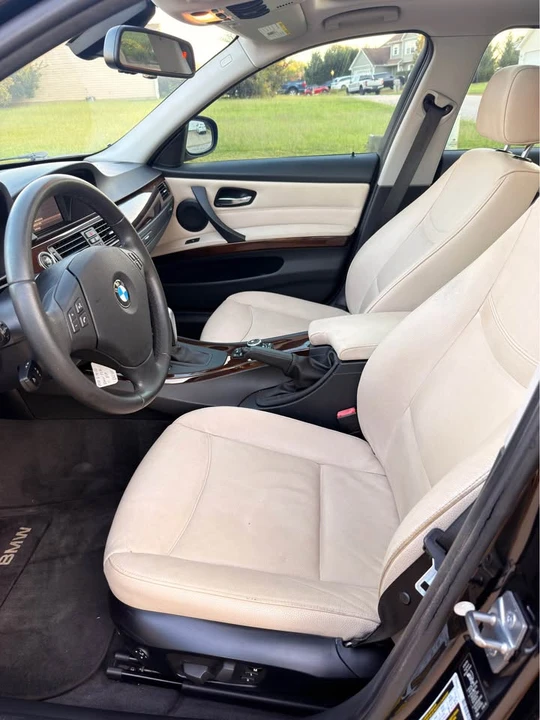2011 BMW E90 3 Series Sedan - Image 13 of 14