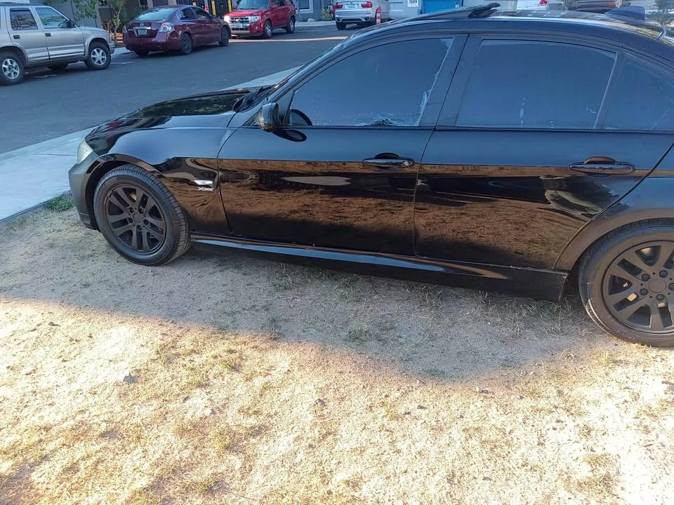 2011 BMW E90 3 Series Sedan - Image 2 of 4
