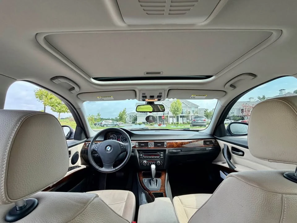 2011 BMW E90 3 Series Sedan - Image 17 of 19