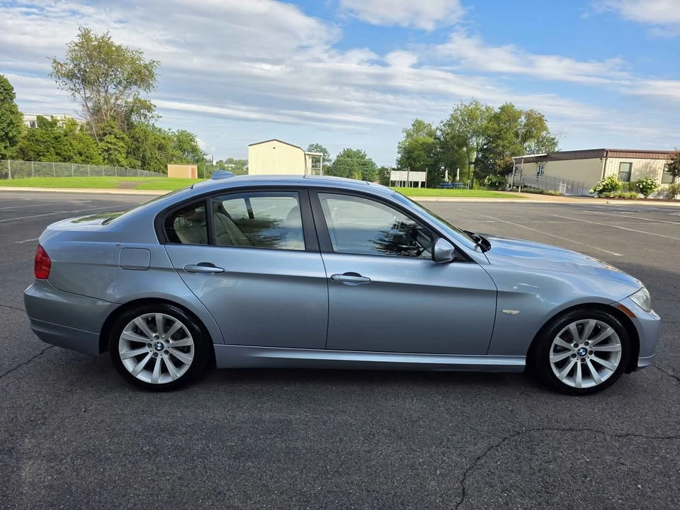 2011 BMW E90 3 Series Sedan - Image 5 of 20