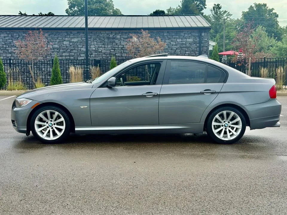 2011 BMW E90 3 Series Sedan - Image 5 of 19