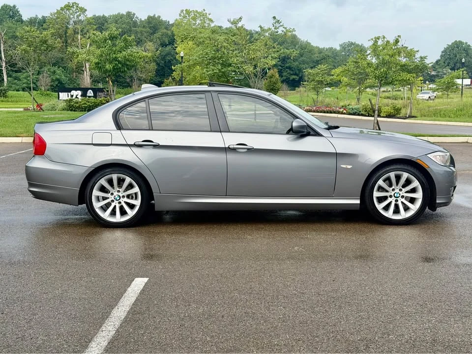 2011 BMW E90 3 Series Sedan - Image 6 of 19